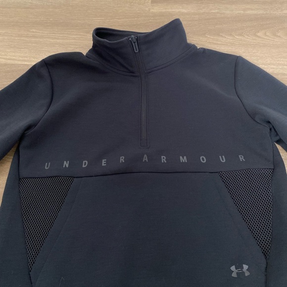 Under Armour 1/4 zip sweater with mesh details - size XS - Picture 5 of 5